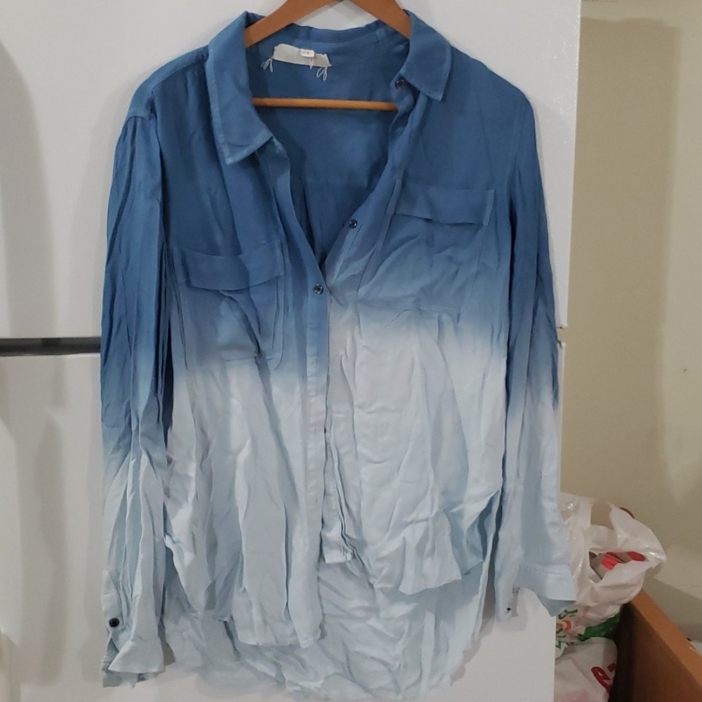 Iight bottom down blouse